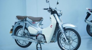 Giá hơn 150 triệu, Honda Super Cub 2026 nhập Thái vẫn khiến giới mê xe 'đứng ngồi không yên'